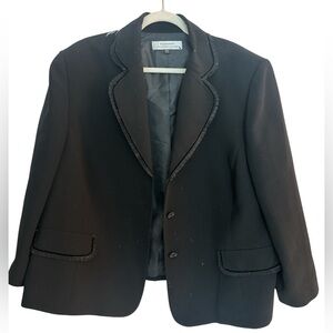 Tahari Black Blazer with Notched Lapels and Structured Shoulders